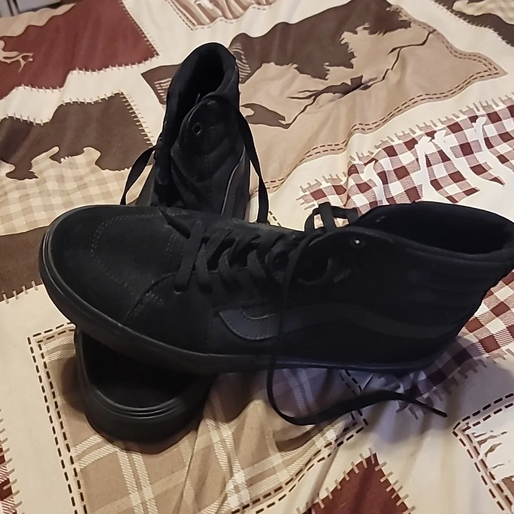 Vans - Picture 3 of 3